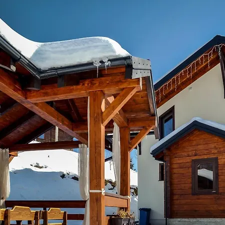 Chalet-tiara